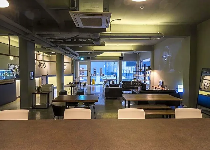 Hostel Canvas