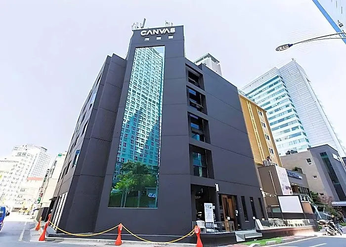 호스텔 캔버스 *