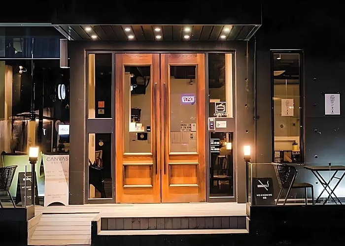 Canvas Hostel