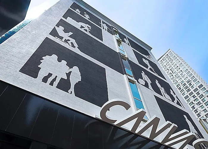 Хостел Canvas *